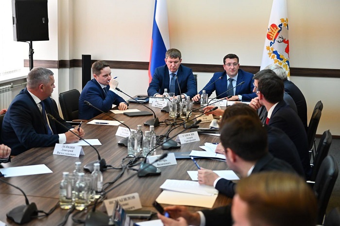 Министр экономического развития России Максим Решетников и губернатор Нижегородской области Глеб Никитин обсудили социально-экономическое развитие региона