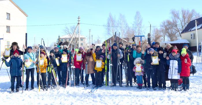 В Ардатовской средней школе №2 в рамках реализации областного проекта «Всей семьей в будущее!» состоялось спортивное соревнование «Лыжня России-2018» В Ардатовской средней школе №2 в рамках реализации областного проекта «Всей семьей в будущее!» состоялось спортивное соревнование «Лыжня России-2018»