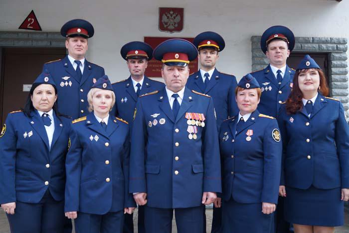 Сотрудники воспитательного отдела во главе с начальником ФКУ ИК-18 В.Н. Лебедевым Сотрудники воспитательного отдела во главе с начальником ФКУ ИК-18 В.Н. Лебедевым