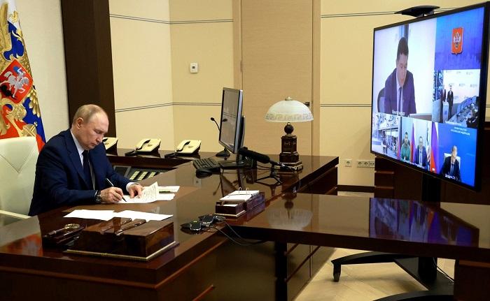 Владимир Путин дал старт работе участка по производству сталей и сплавов в Кулебаках