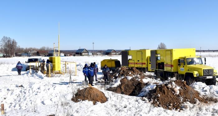 На окраине деревни Новая Лазаревка ведутся работы по врезке в газопровод высокого давления